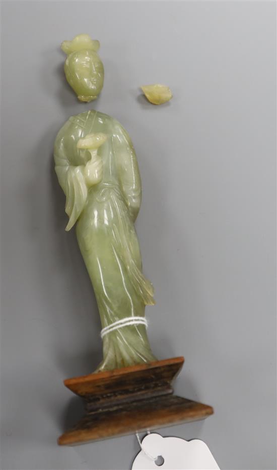 A Chinese jade statue (a.f.) H.14cm